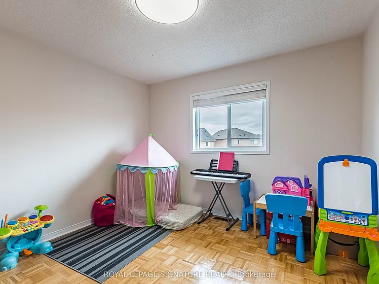35 Whitehouse Cres — Photo 43