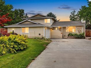 2105 Pheasant Ln, West Richland, WA 99353