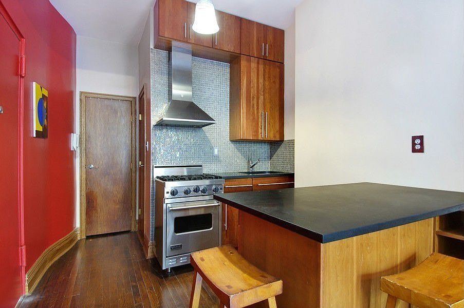 1st image of 28 W 12th St
