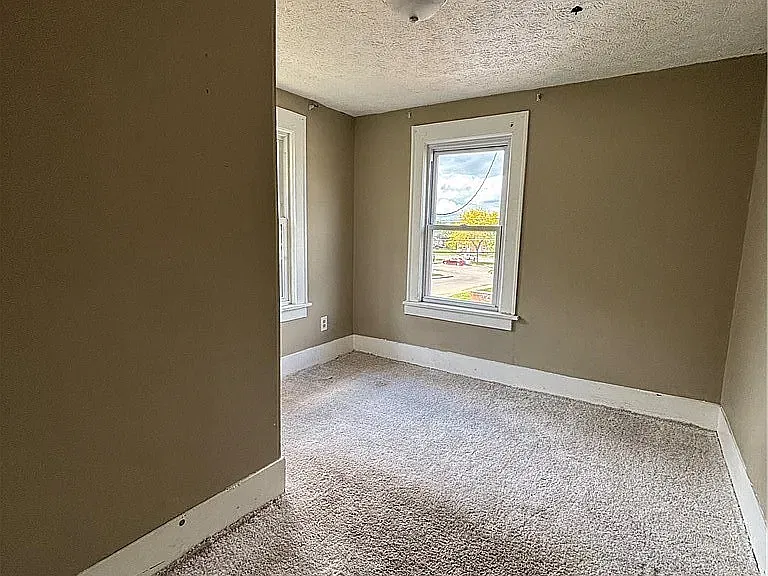 364 Ira Ave — Photo 6