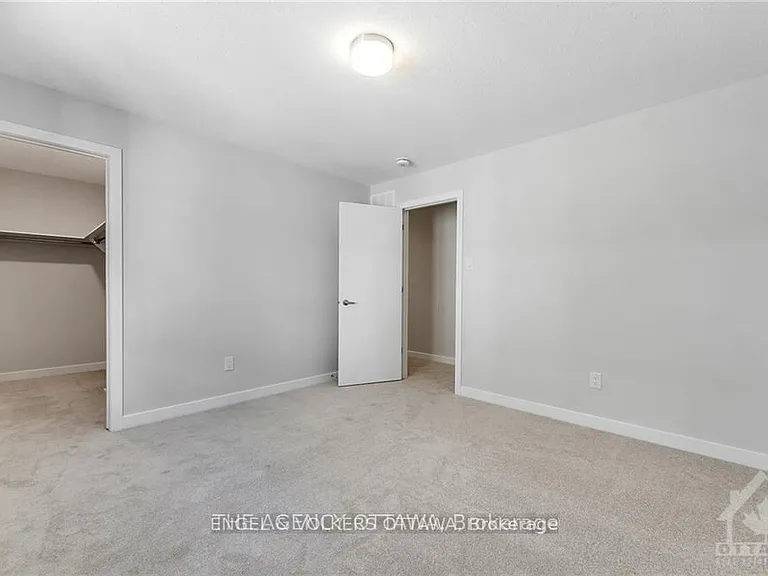 89 Hackamore Cres — Photo 18