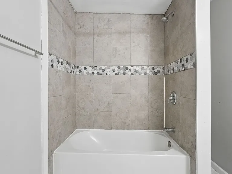 76-78 Hayden Ave — Photo 8