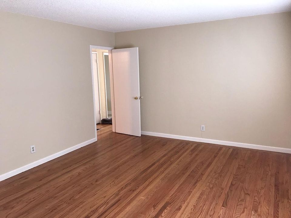 1st image of 848 Park Dr