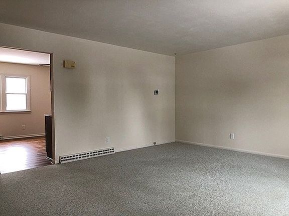 3rd image of 411 W Mulberry St