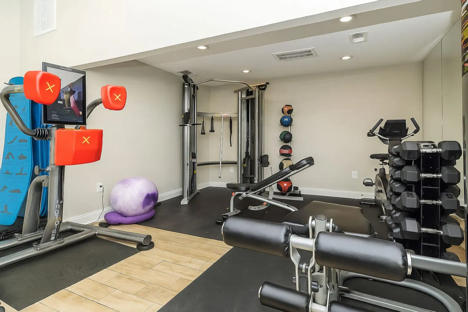 2 bed, 1.0 bath, $2,867 — Photo 4