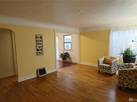 4th image of 3014 Lorne St SE