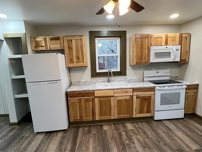202 Hiland Ave — Photo 3