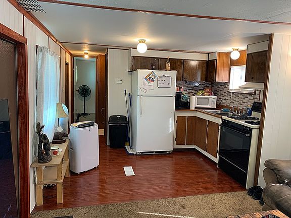 3rd image of 315 W Main St Trailer 14