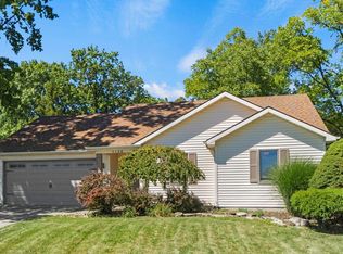 1126 Fox Orchard Run, Fort Wayne, IN 46825