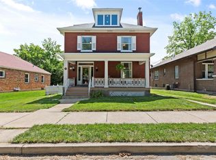 312 N 5th St, Saint Charles, MO 63301