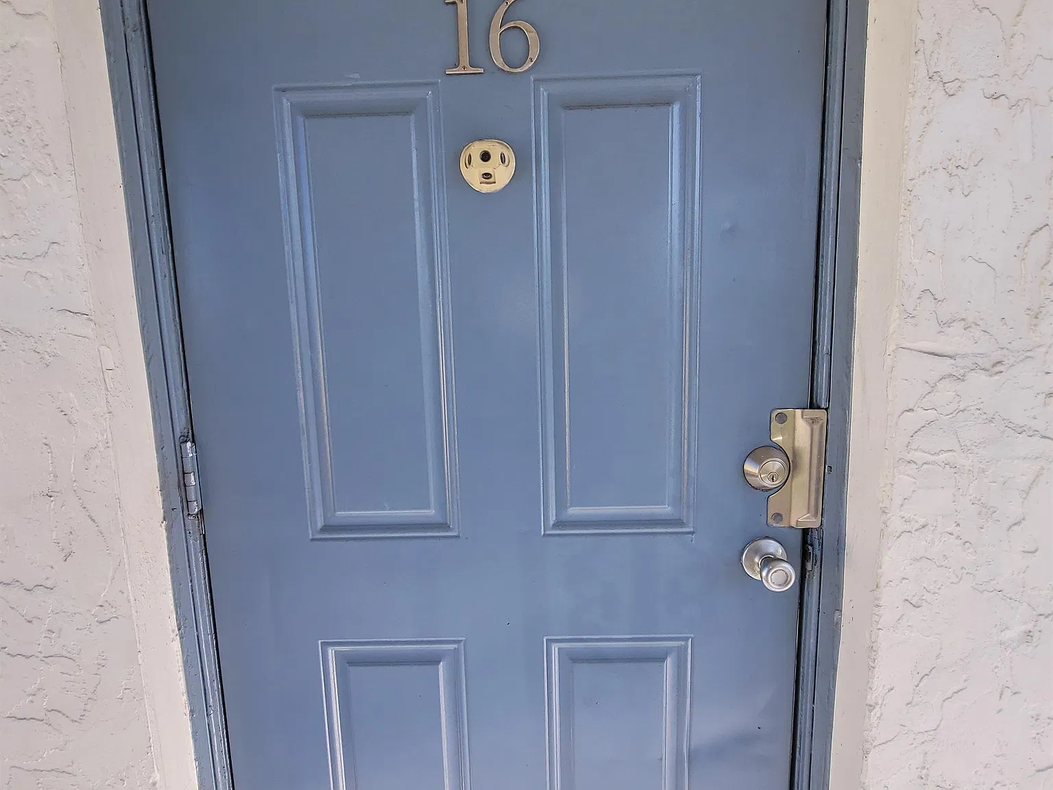 Apex Residence - 1140-16 — Photo 1