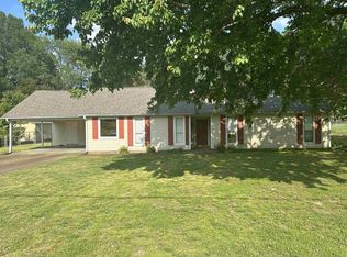 54 Meadowood Dr, Jackson, TN 38305