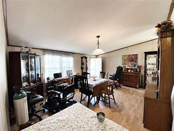 2nd image of 15601 Carolyn Dr