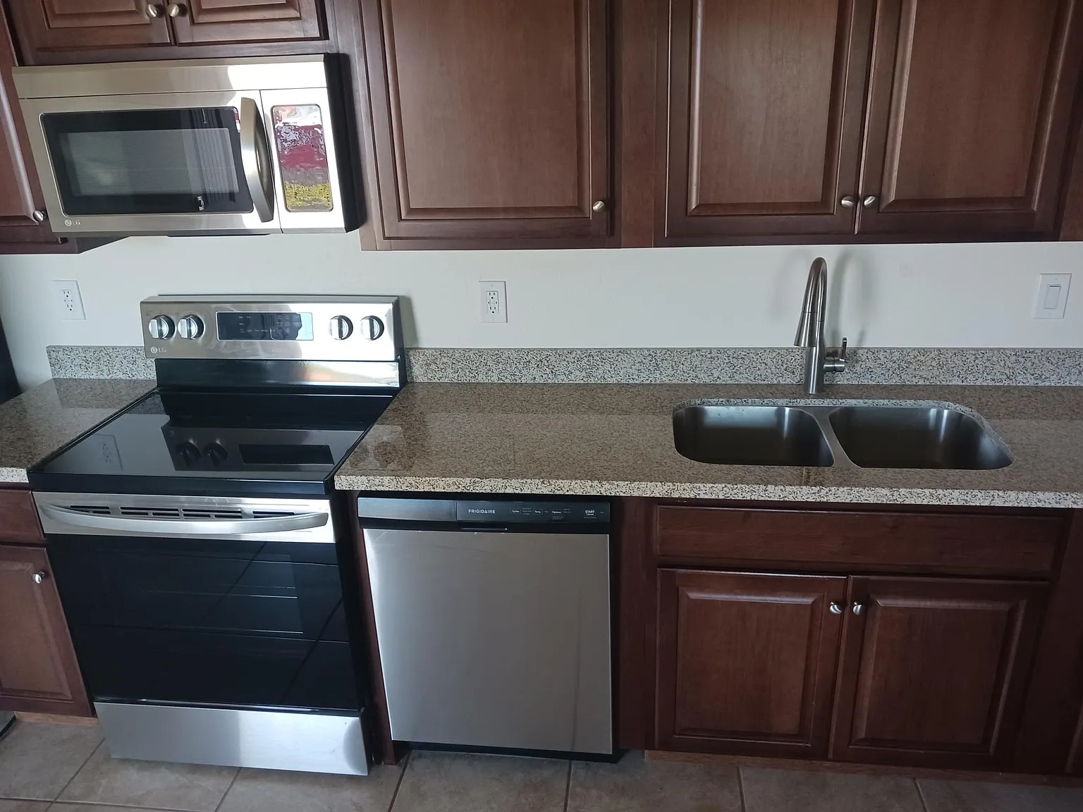 3 bed, 1149 sqft, $1,800 — Photo 4