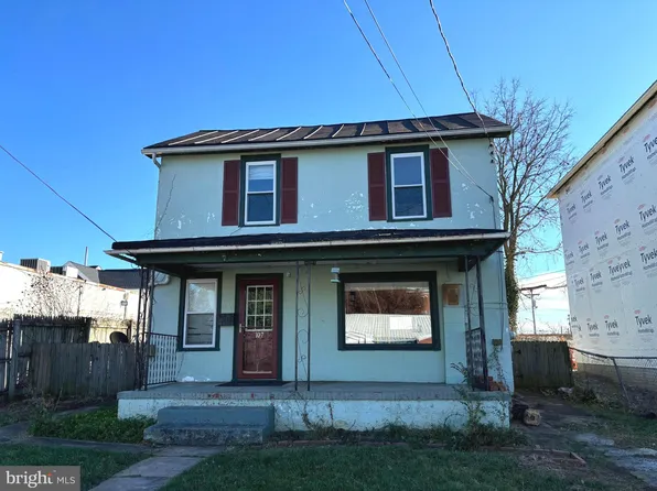 107 W North St, Charles Town, WV 25414