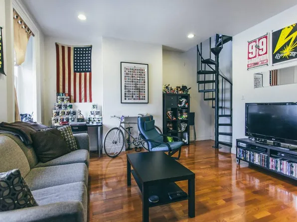 1822 Green St, Philadelphia, PA