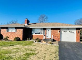 604 Church Dr, Bethalto, IL 62010