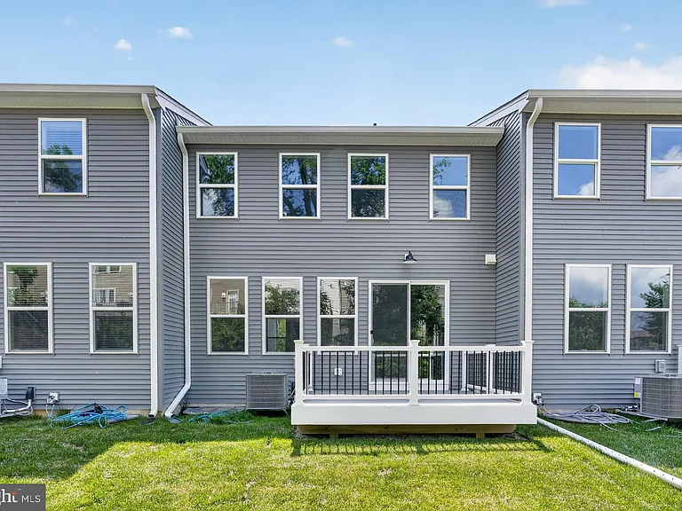 44 Grayson Ln — Photo 24