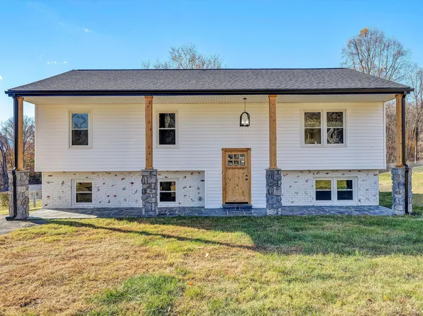 227 Hunters Trl, Troutville, VA 24175