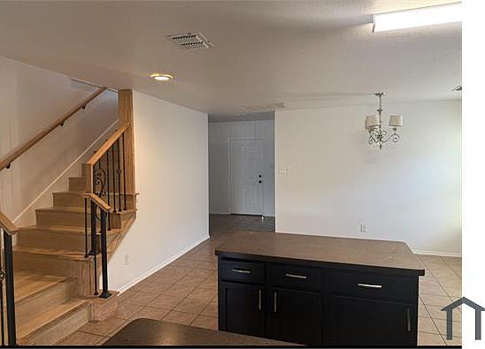 4th image of 9113 Goldenview Dr