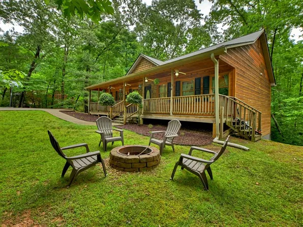 161 Foxhound Ct, Ellijay, GA 30540