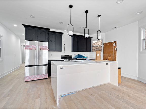 4th image of 3116 W Montrose Ave Unit 2