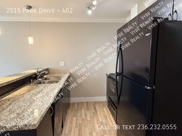 2515 Park Dr #402, Abbotsford, BC V2S 0B2