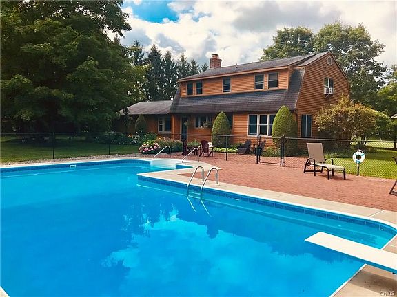 3rd image of 3835 Wellington Dr N