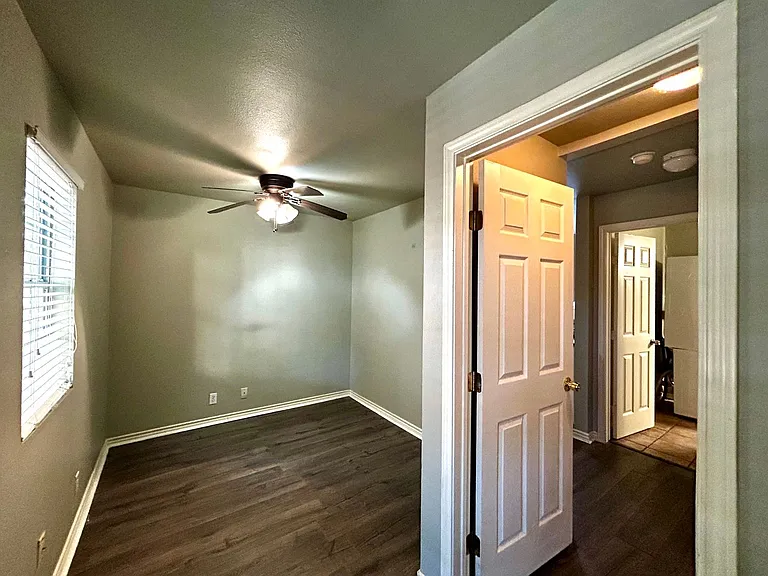 2714 Whitis Ave #B — Photo 14