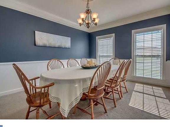 4th image of 135 Hart Dr