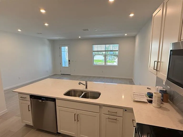 1350 Tarflower Dr — Photo 5