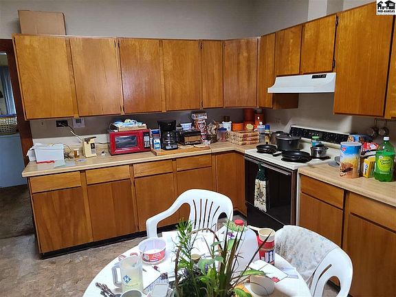 4th image of 723 E 3rd St
