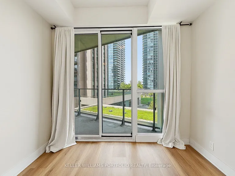 10 Park Lawn Rd #524 — Photo 17