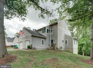 4717 Summertime Dr, Oxon Hill, MD 20745