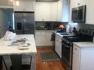 120-122 Holland St #1R, Somerville, MA 02144