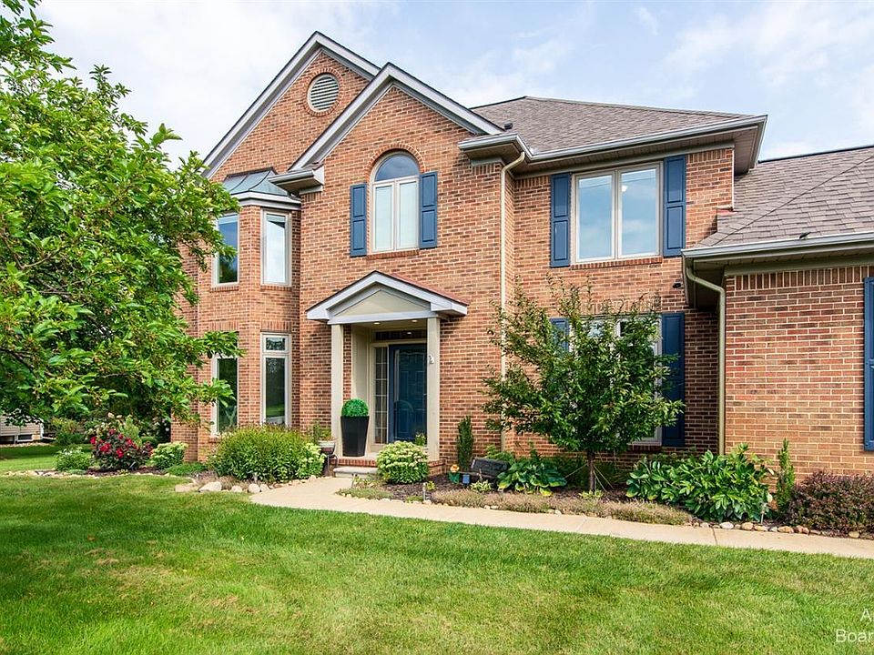 1st image of 1936 Oakview Dr