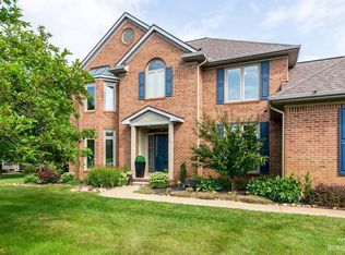 1936 Oakview Dr, Ann Arbor, MI