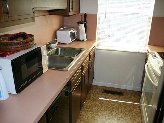 4th image of 3068 1st Ave