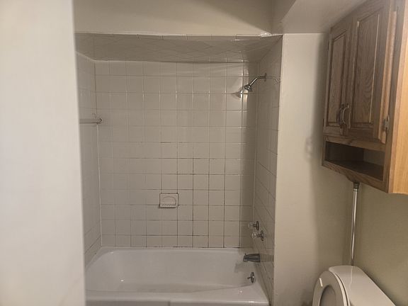 5th image of 185 Zerby Ave Floor 1