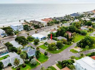 15700 1st St E, Redington Beach, FL 33708