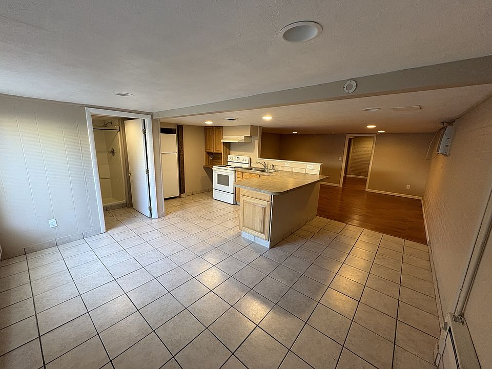 1st image of 580 Newton St