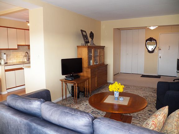 5th image of 14 Westview Ave APT 609