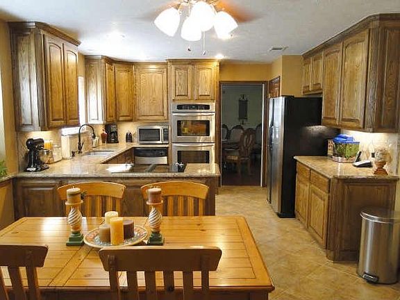 2nd image of 2712 Meadowbrook Ct