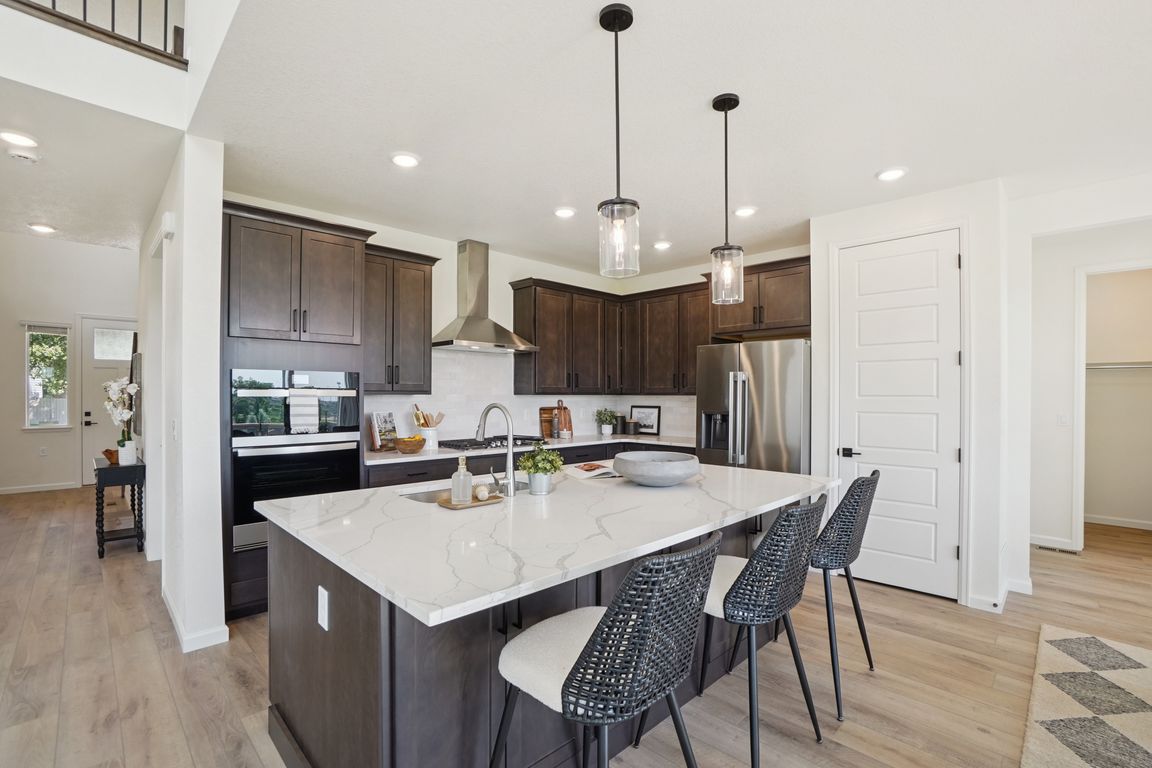 Clayton Cir-1606-016.jpg