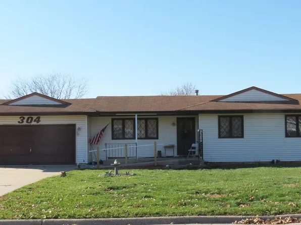 304 E Angus Ct, Maquoketa, IA 52060