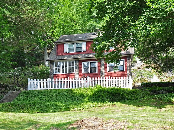 3rd image of 83 Cliff St