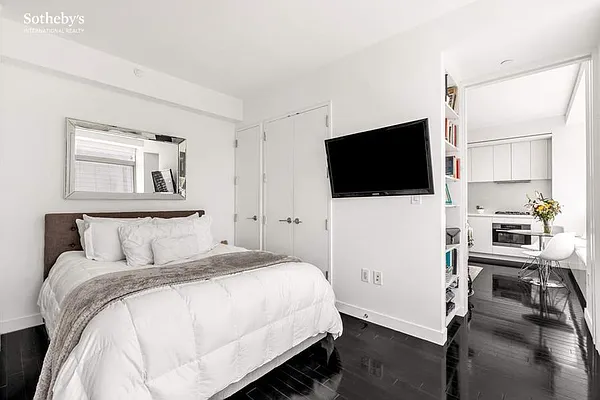 Rented by Sotheby's International Realty | media 6