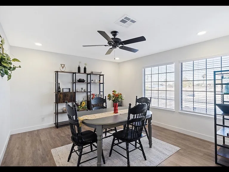 712 Glen Abbey Cir — Photo 11
