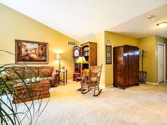 4th image of 7345 Glengary Dr