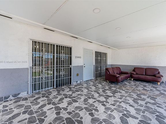 4th image of 21445 NW 39th Ave